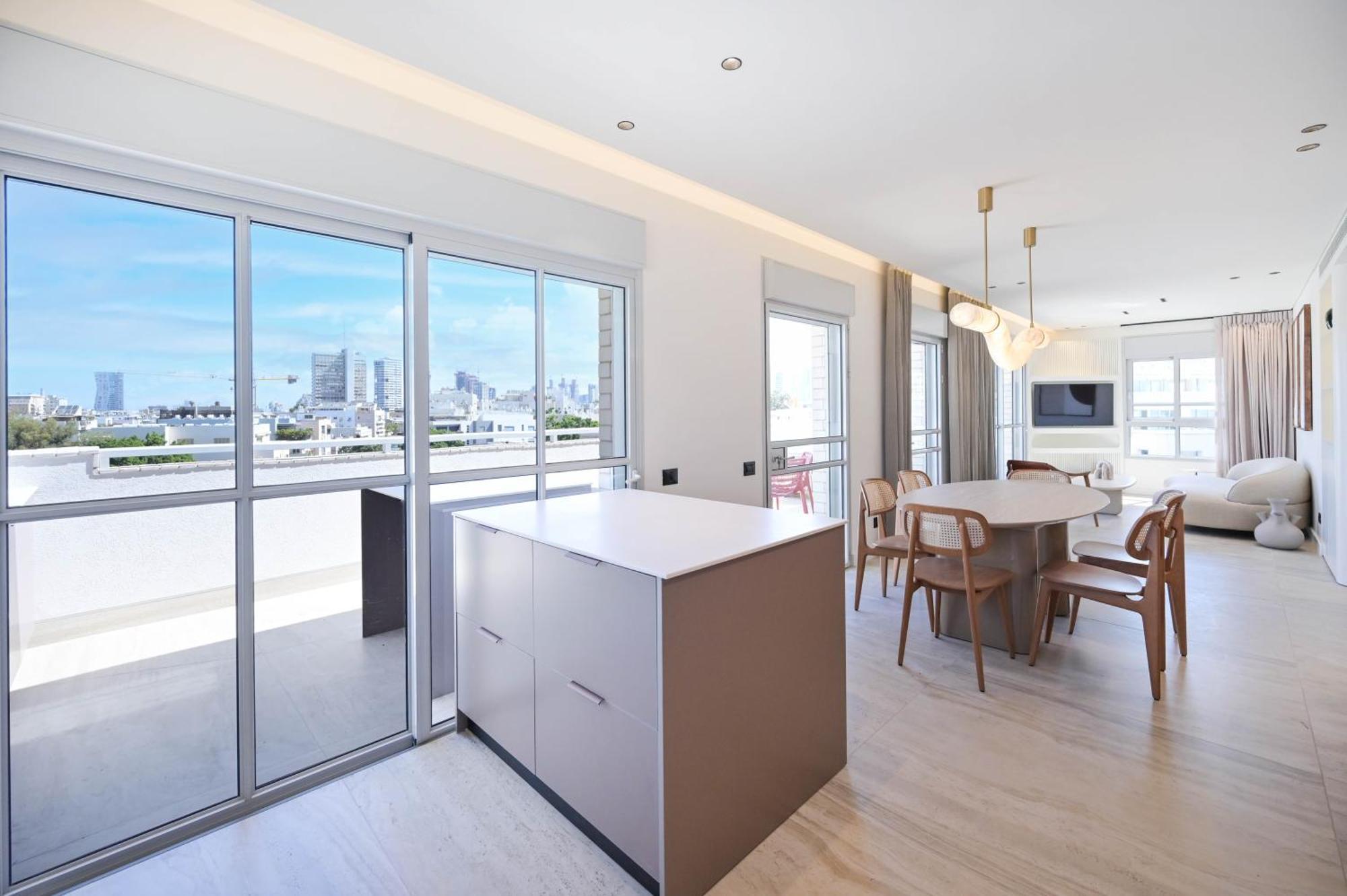 Allenby 36 Bauhaus 5 Stars